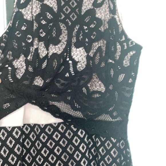 ASOS floral lace halter bodycon midi pencil black dress w/ high neckline size 6 - Picture 7 of 16